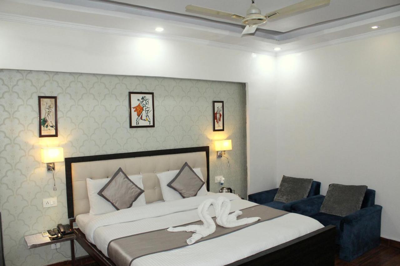 Krishna Residency - A Boutique Hotel Bareli Zewnętrze zdjęcie