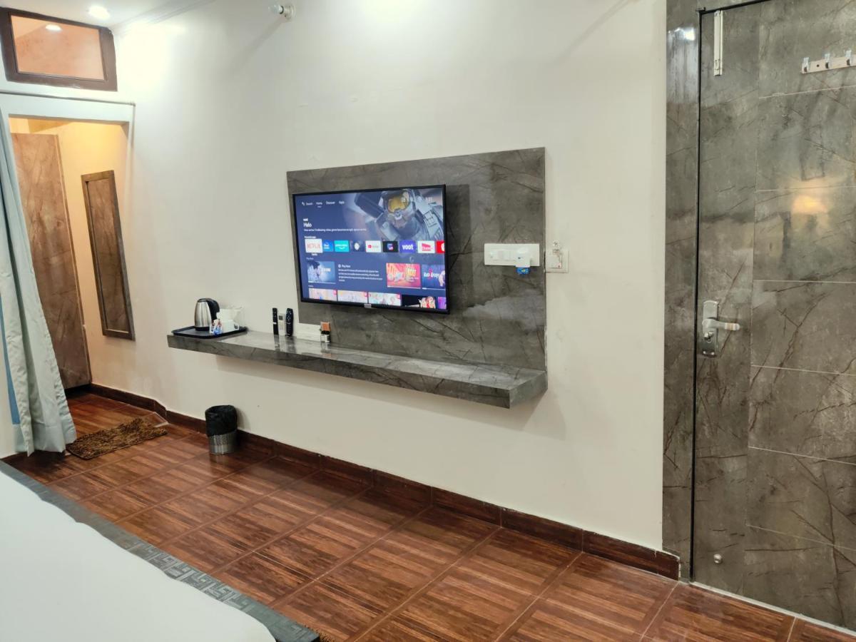 Krishna Residency - A Boutique Hotel Bareli Zewnętrze zdjęcie
