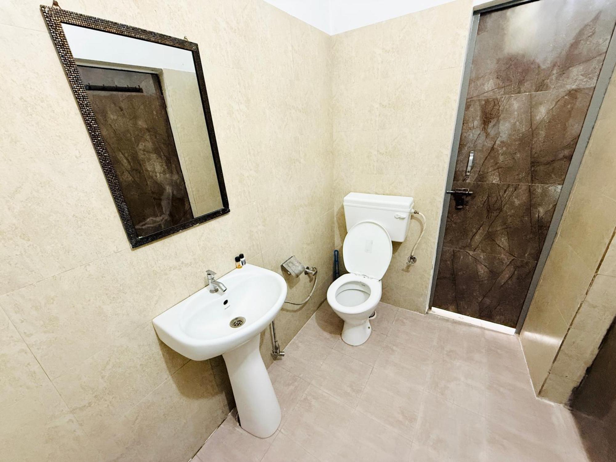Krishna Residency - A Boutique Hotel Bareli Zewnętrze zdjęcie