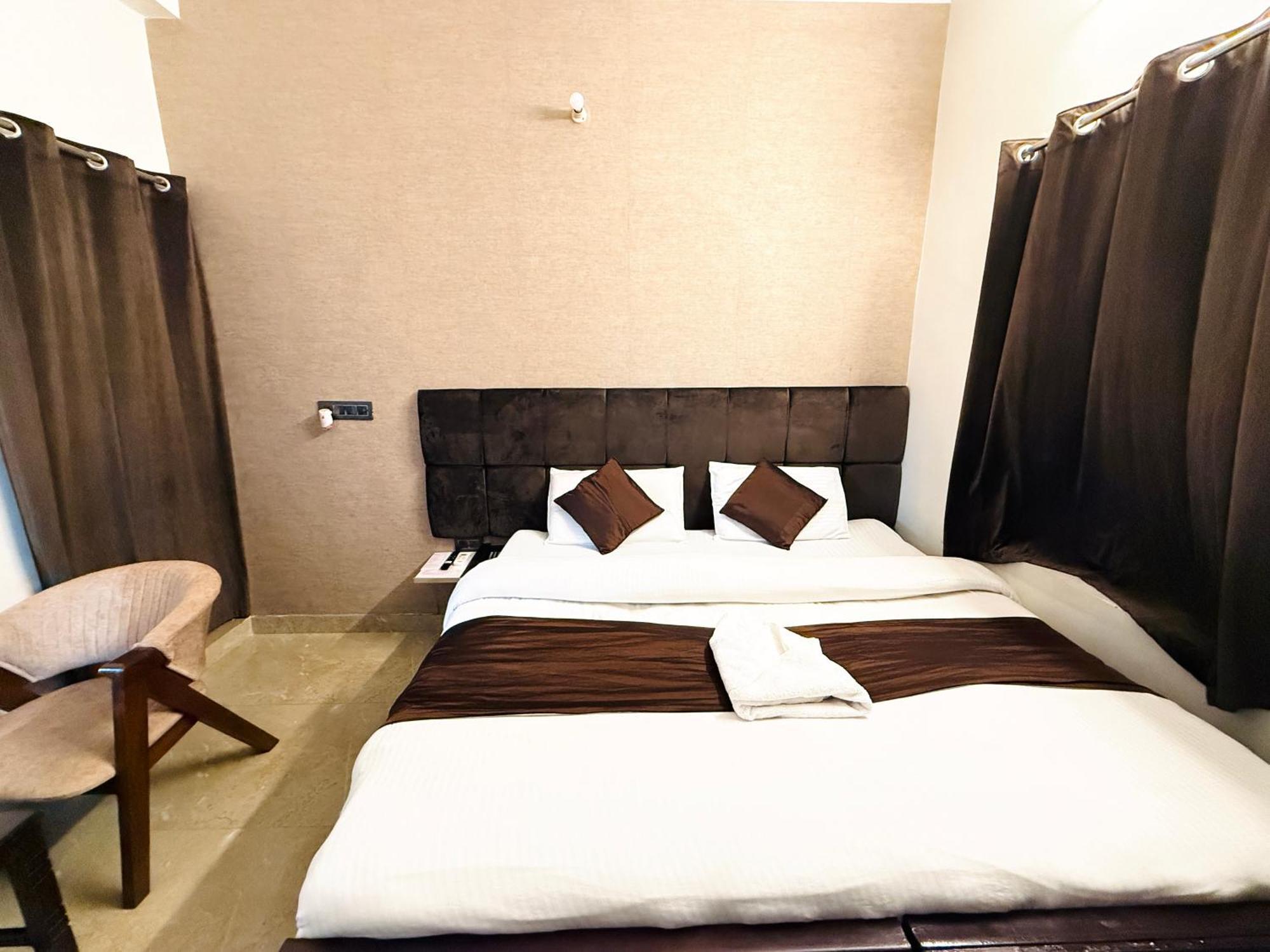 Krishna Residency - A Boutique Hotel Bareli Zewnętrze zdjęcie