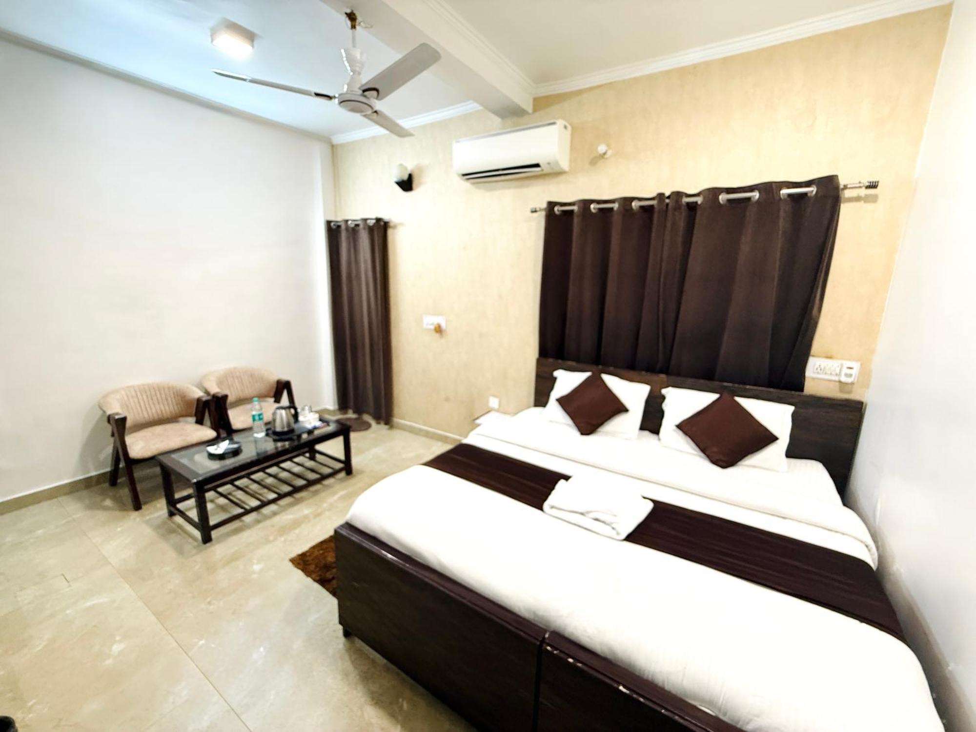 Krishna Residency - A Boutique Hotel Bareli Zewnętrze zdjęcie